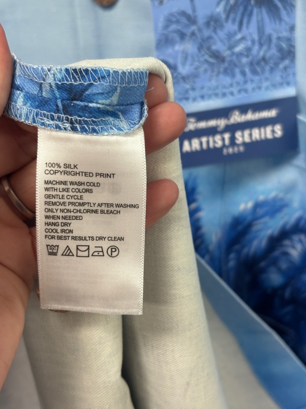 NWT Tommy Bahama Blue Gradient Palm-Print Button-Down Short Sleeve Shirt - Picture 9 of 12